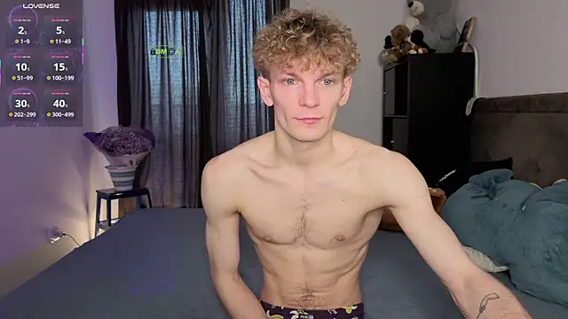 Snapshot of adam_chris chatting on 10.21.25 adam chris online show from 10.21.25