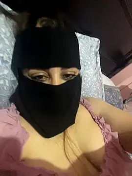 Snapshot of _Jori_ chatting on 10.19.25 Jori online show from 10.19.25