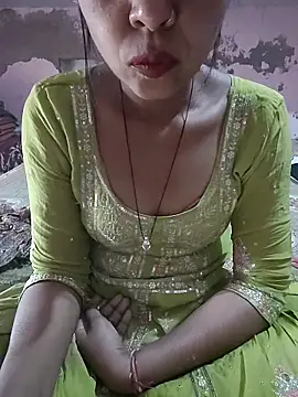 Paakhi-Singh online show from 12.18.25