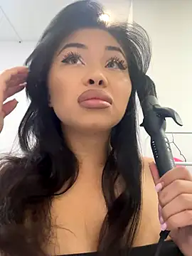 Mia stepMOM online show from 09.20.25