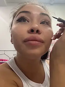 Mia stepMOM online show from 09.22.25