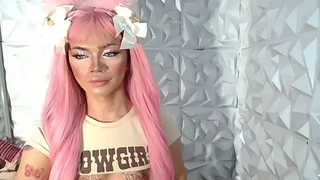 Snapshot of hugecockbabe chatting on 10.07.25 hugecockbabe online show from 10.07.25