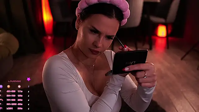 MaryHols online show from 10.06.25