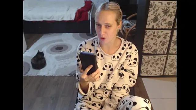 Ur SweetLuckyGirl777 online show from 09.23.25