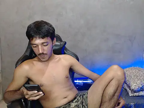 RowyCam online show from 11.04.25