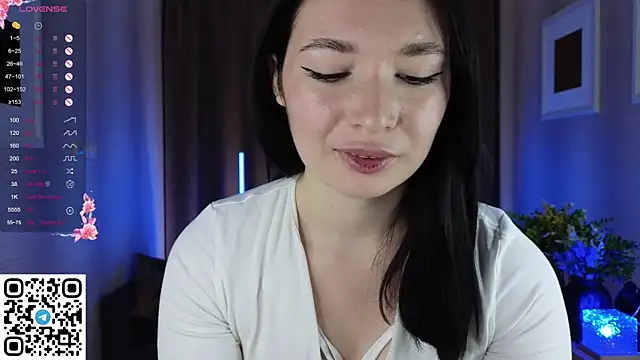 Snapshot of cute_club chatting on 09.17.25 cute club online show from 09.17.25