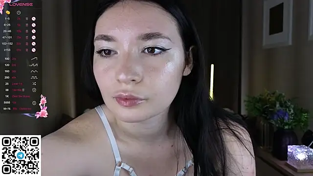 Snapshot of cute_club chatting on 09.21.25 cute club online show from 09.21.25