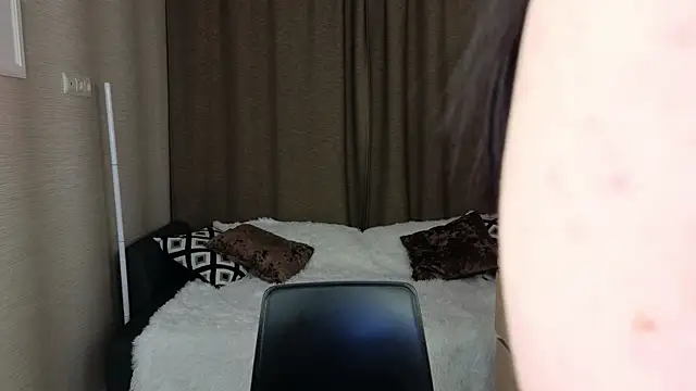 Snapshot of cute_club chatting on 10.16.25 cute club online show from 10.16.25