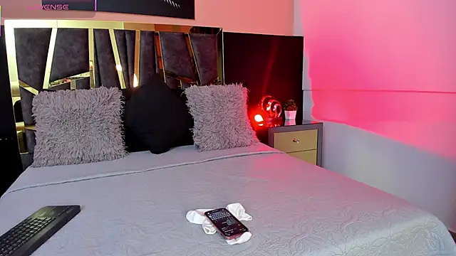 Snapshot of ScarletTorres chatting on 10.03.25 ScarletTorres online show from 10.03.25