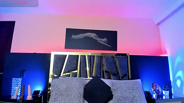 Snapshot of ScarletTorres chatting on 10.10.25 ScarletTorres online show from 10.10.25