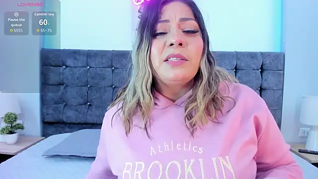 isabella horney  online show from 10.13.25