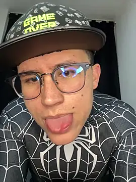 Kurtxxx22 online show from 12.16.25