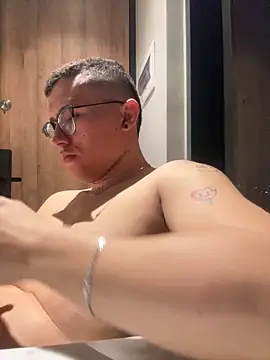 Kurtxxx22 online show from 12.21.25