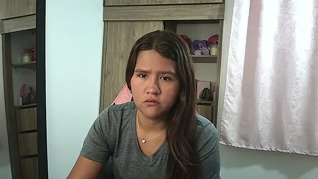 Snapshot of Oliviawatson1 chatting on 09.15.25 Oliviawatson1 online show from 09.15.25