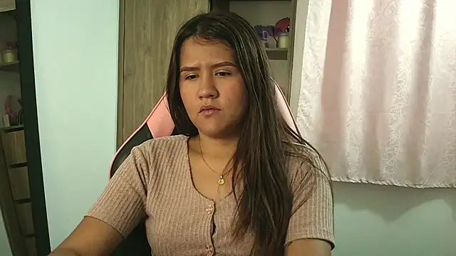 Snapshot of Oliviawatson1 chatting on 09.25.25 Oliviawatson1 online show from 09.25.25