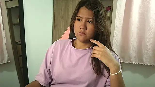 Snapshot of Oliviawatson1 chatting on 10.02.25 Oliviawatson1 online show from 10.02.25