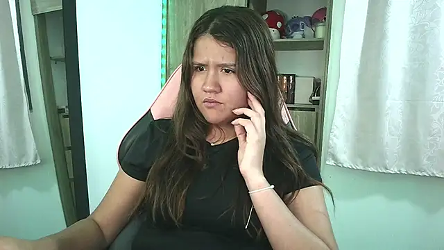 Snapshot of Oliviawatson1 chatting on 10.09.25 Oliviawatson1 online show from 10.09.25