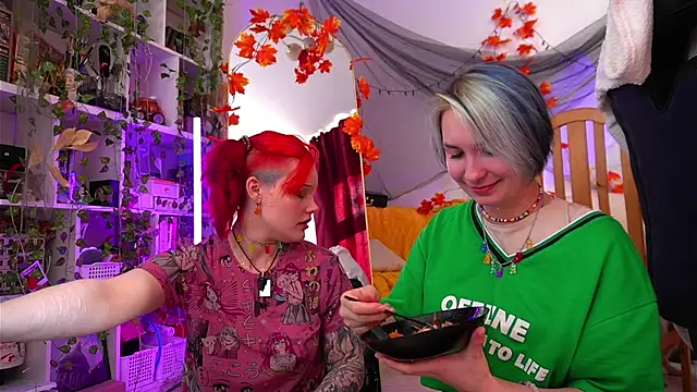 Snapshot of Sova173 chatting on 09.29.25 Sova173 online show from 09.29.25