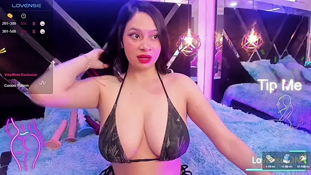 Snapshot of Mia-Baker4 chatting on 10.13.25 Mia-Baker4 online show from 10.13.25