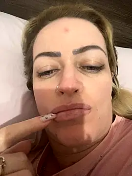 Snapshot of Alerquinasc chatting on 09.09.25 Alerquinasc online show from 09.09.25