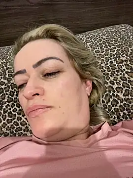 Snapshot of Alerquinasc chatting on 09.21.25 Alerquinasc online show from 09.21.25