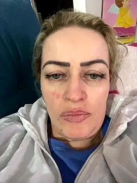 Snapshot of Alerquinasc chatting on 09.22.25 Alerquinasc online show from 09.22.25