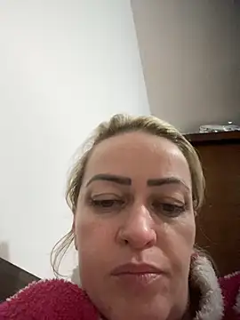 Snapshot of Alerquinasc chatting on 10.10.25 Alerquinasc online show from 10.10.25