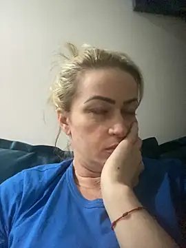 Snapshot of Alerquinasc chatting on 10.14.25 Alerquinasc online show from 10.14.25