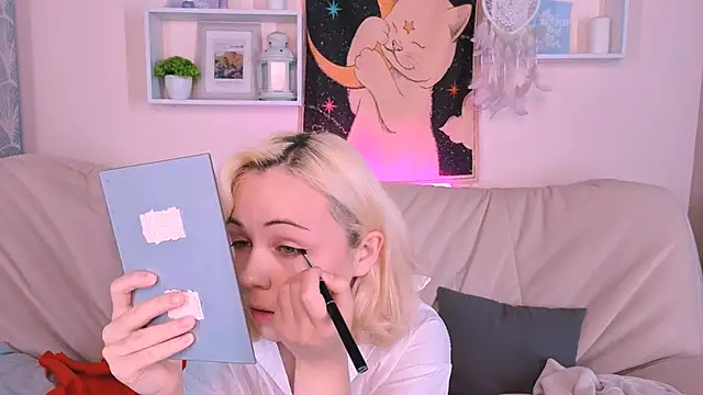 Snapshot of Charlotte_Colinss chatting on 10.02.25 Charlotte Colinss online show from 10.02.25