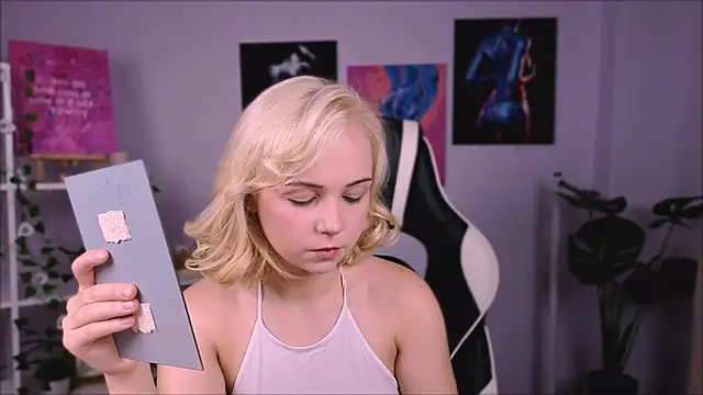 Snapshot of Charlotte_Colinss chatting on 10.06.25 Charlotte Colinss online show from 10.06.25