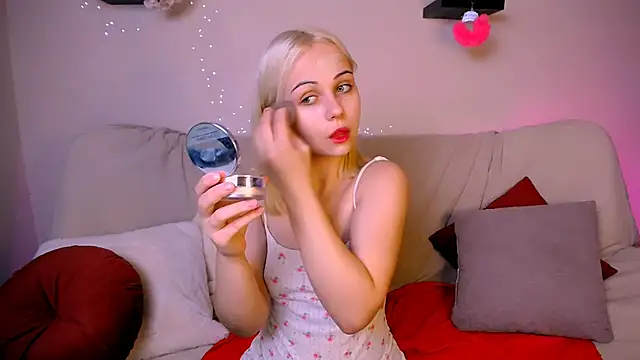 Snapshot of Charlotte_Colinss chatting on 11.08.25 Charlotte Colinss online show from 11.08.25