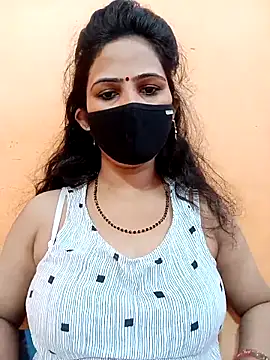 Snapshot of Shagun-Mishra chatting on 10.08.25 Shagun-Mishra online show from 10.08.25