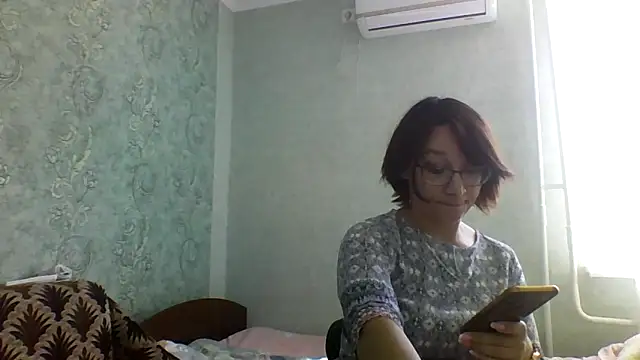 Snapshot of Moon_Janis chatting on 09.24.25 Moon Janis online show from 09.24.25