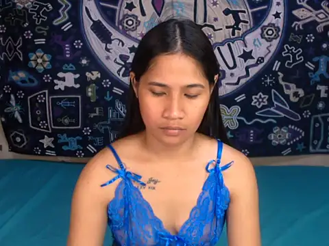 WiseeBella online show from 09.17.25