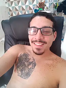 Snapshot of branquintatto chatting on 10.14.25 branquintatto online show from 10.14.25