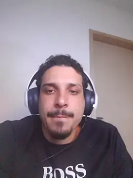 Snapshot of branquintatto chatting on 10.22.25 branquintatto online show from 10.22.25