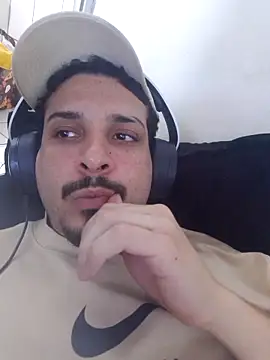 Snapshot of branquintatto chatting on 10.24.25 branquintatto online show from 10.24.25