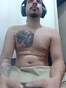 Snapshot of branquintatto chatting on 10.29.25 branquintatto online show from 10.29.25