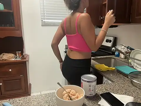 Snapshot of prettyykitty22 chatting on 09.17.25 prettyykitty22 online show from 09.17.25