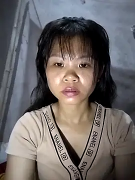 LinhNa999 online show from 09.13.25