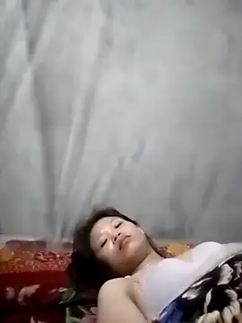 LinhNa999 online show from 11.11.25