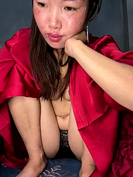 Snapshot of Sunny_lotus chatting on 12.18.25 Sunny lotus online show from 12.18.25