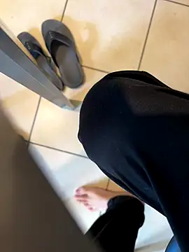 Snapshot of Manu97k chatting on 10.02.25 Manu97k online show from 10.02.25