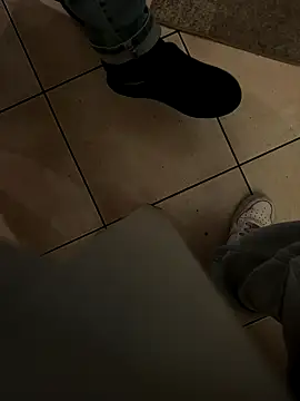 Snapshot of Manu97k chatting on 10.14.25 Manu97k online show from 10.14.25