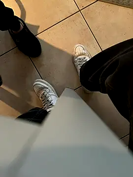 Snapshot of Manu97k chatting on 10.20.25 Manu97k online show from 10.20.25