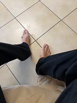 Snapshot of Manu97k chatting on 10.23.25 Manu97k online show from 10.23.25