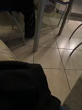 Snapshot of Manu97k chatting on 10.28.25 Manu97k online show from 10.28.25