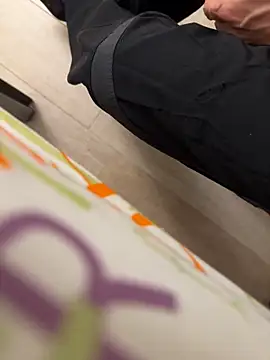 Snapshot of Manu97k chatting on 10.30.25 Manu97k online show from 10.30.25