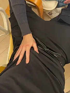 Snapshot of Manu97k chatting on 10.31.25 Manu97k online show from 10.31.25