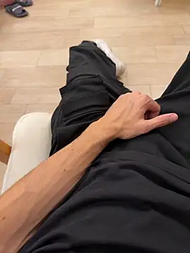 Snapshot of Manu97k chatting on 11.01.25 Manu97k online show from 11.01.25